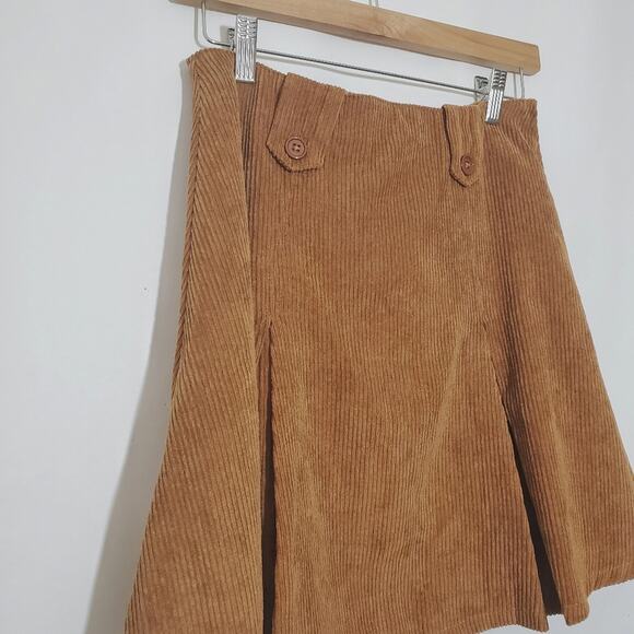ModCloth | Corduroy Pleated Flare Skirt Retro and Neutral - Picture 3 of 8